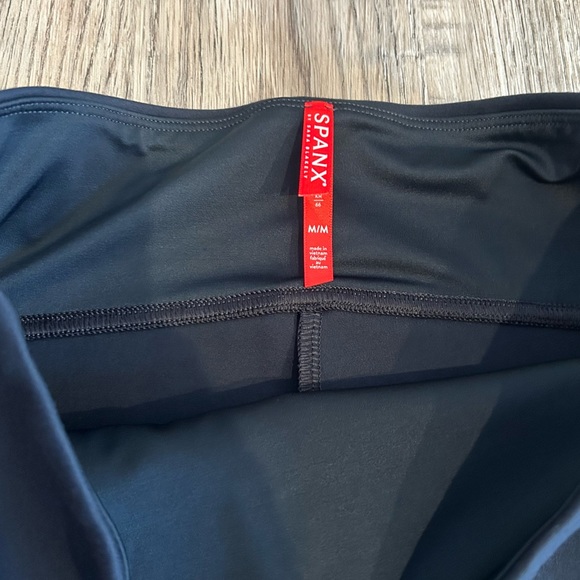 SPANX Ankle Ponte Split Leg Leggings - Picture 4 of 9